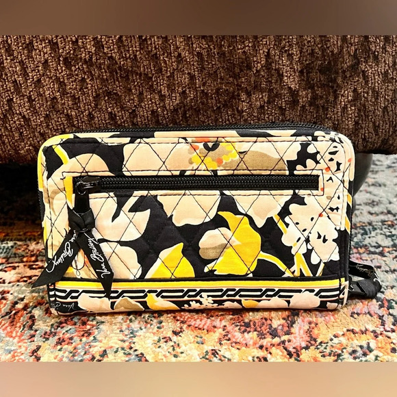 FINAL PRICE Vera Bradley Dogwood Twist Turn Lock Wallet - Picture 4 of 6
